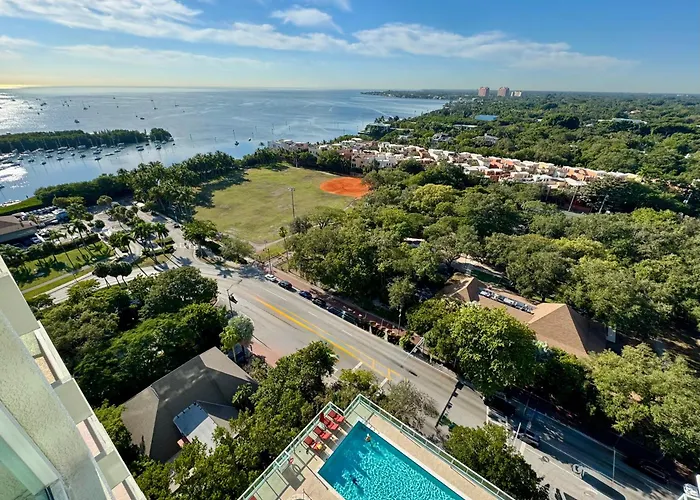 Balcony Ocean View ! Pool - Wifi - Gym - Parking