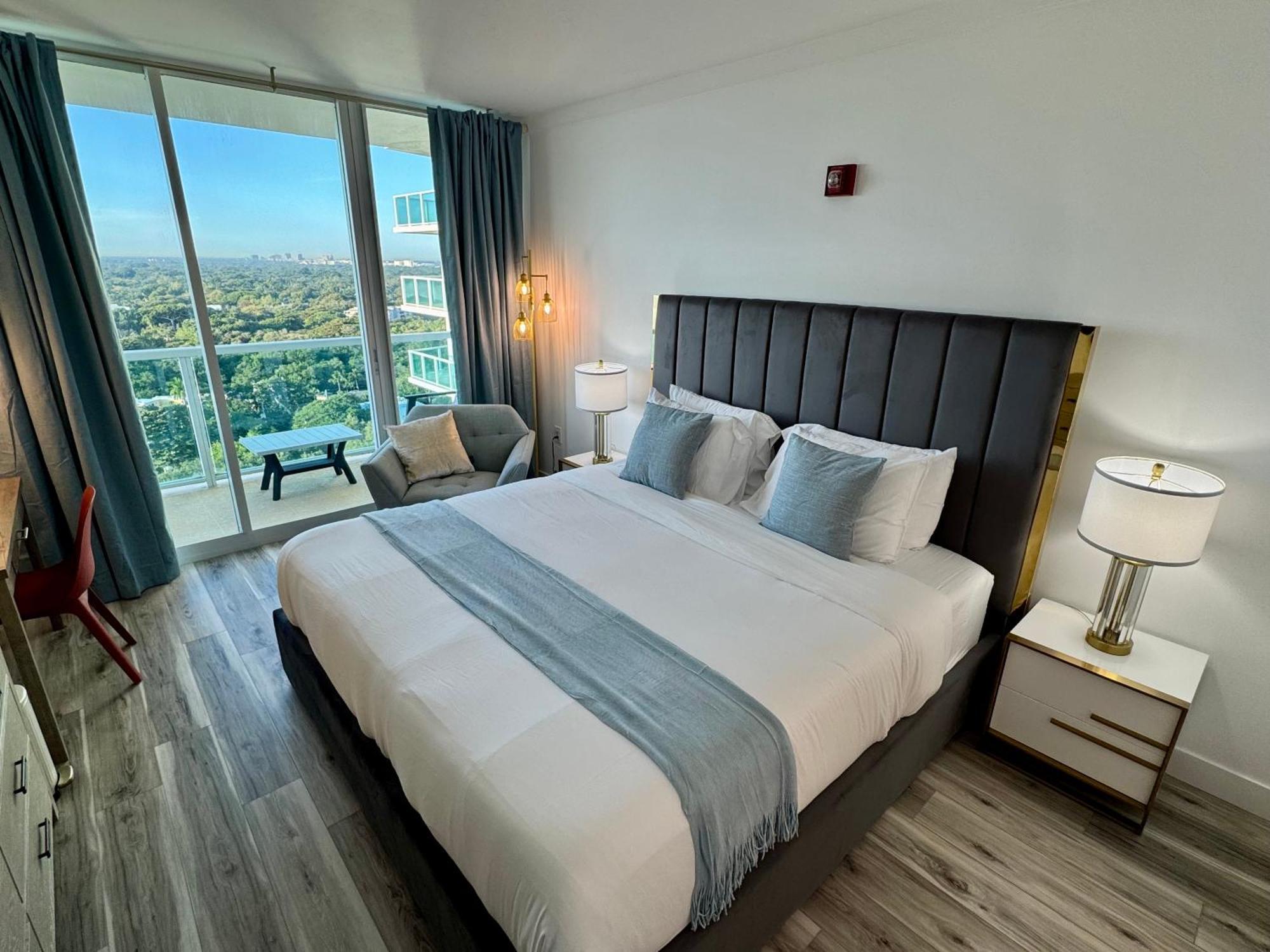 Balcony Ocean View ! Pool - Wifi - Gym - Parking Appartamento *