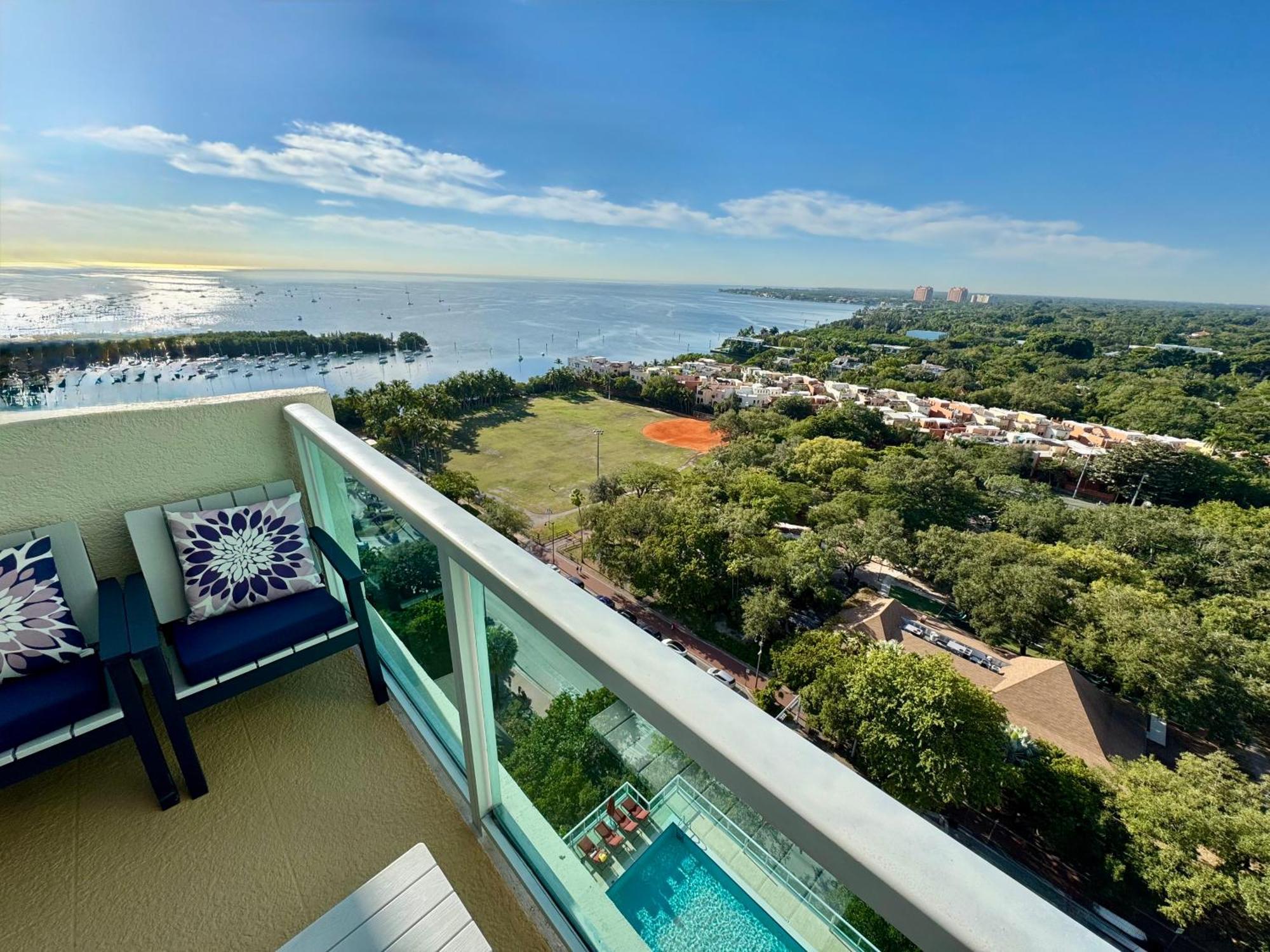 Balcony Ocean View ! Pool - Wifi - Gym - Parking Appartamento *