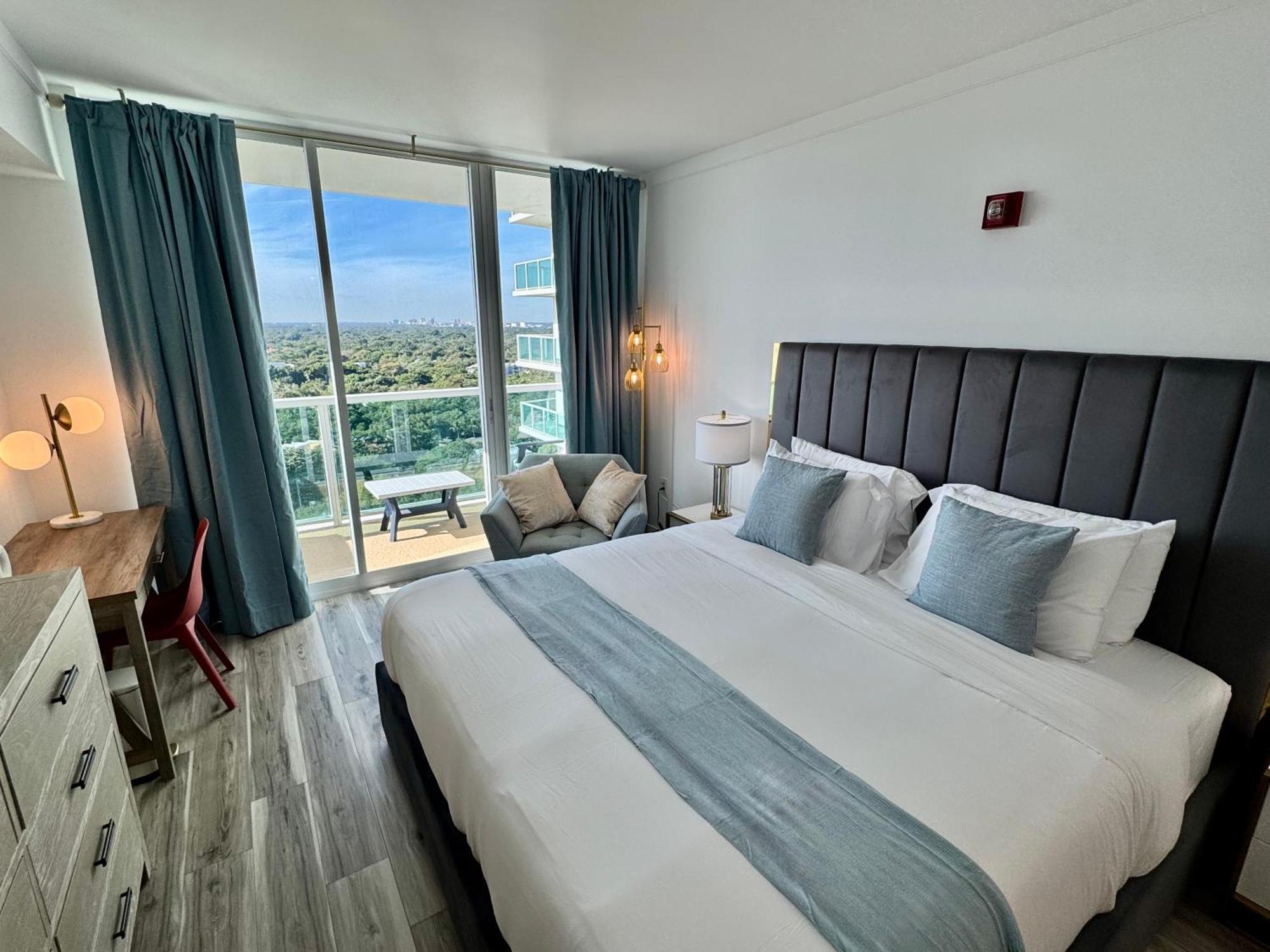 Balcony Ocean View ! Pool - Wifi - Gym - Parking Appartamento